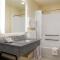 Days Inn & Suites by Wyndham Belmont