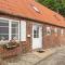 2 Bedroom Cozy Home In Tønder