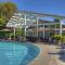 Dinahs Garden Hotel