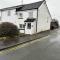 1 Coach House - 3 bed period cottage built in 1686 - Tredegar