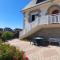 TY ANN maison avec jardin clos de mur, à proximité des commerces et à 3km des plages