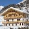 Santner alpine tauern living - panorama apartments in Virgen with free parking & ski - bike room