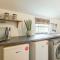 Cambridge 3 bedroom flat with private parking - Cambridge