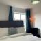 Large Bed in a luxuriously furnished Guests-Only home, Own Bathroom, Free WiFi, West Thurrock - Grays Thurrock