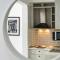 Jazz & Wine apARTment & Next to Sea Garden & Parking & HBO & Netflix & 2 bathrooms