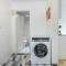 Jazz & Wine apARTment & Next to Sea Garden & Parking & HBO & Netflix & 2 bathrooms