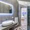 Queen Suite with Spa Bath