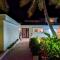 Surfsong Villa- Luxury Water Front Villa for 12 - Maho Reef