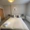 Amazing Two Bedroom Apartment - SR - Southport