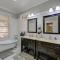 Beautiful Bryson City Home with Hot Tub and Mtn Views! - Bryson City