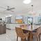 4 bedroom with large water frontage and pool, reverse air conditioning - Maroochydore