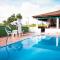 Casa familiar com piscina Penedo RJ