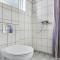 Awesome Apartment In Allinge - Allinge