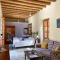 Eveleos Country House