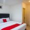 RedDoorz near Kawasan Simpang Lima Area - 三宝垄