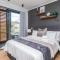 Luxurious Green Point Getaway