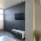 Apartament w Nowym Warpnie z widokiem na wodę.