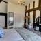 Loft Cottage by Spa Town Property - 2 Bed Tudor Retreat Near to Stratford-upon-Avon, Warwick & Solihull - Stratford-upon-Avon