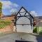 Loft Cottage by Spa Town Property - 2 Bed Tudor Retreat Near to Stratford-upon-Avon, Warwick & Solihull - Stratford-upon-Avon