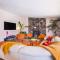 Disco House- The 70s Experience w Pool Spa