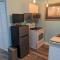 Cozy studio with movie theater, beach 5 min away