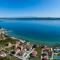 DUE VILLAS Apartments - beautiful beach apartments - Dobropoljana