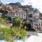 MINERVA LUXURY TOWN CENTER , POOL AND PARKING MINERVA LUXURY TOWN CENTER , POOL AND PARKING