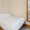 3 Level Ski Chalet 7BR w Deck, Sauna & Ping-Pong!