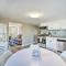 Lovely Rockport Apartment, Walk to Beaches!