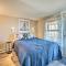 Lovely Rockport Apartment, Walk to Beaches!