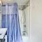 Lovely Rockport Apartment, Walk to Beaches!