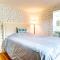 2 Mi to Beach Coastal Retreat in Hyannis!