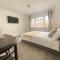 Gatwick Deluxe En-suite Rooms - Horley