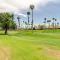 Golf Course View and Pool Access Palm Desert Condo - 棕榈荒漠