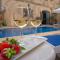 Sunny Villa