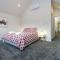 Serenity HG4A 4Br 3&half Ba with Absolute National Park Frontage