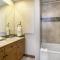 224 Chapel Square condo