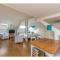 Bright Apartment Near Beach