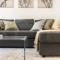 Calm apartment with private patio by REMS - مالقة