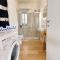 Seaside Luxury Apartment by Holiday World
