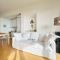 Seaside Luxury Apartment by Holiday World