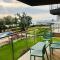 Admiral Lakeside Luxury Apartment