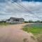 Pet-Friendly Texas Retreat with Deck and Gas Grill!