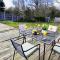 E2M Stays Beautiful House Close To Heathrow Airport- Walking Distance To Thames River - Egham