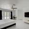 2900sf 4br 2 bath sleeps 10 Heated Pool 4mi to Beach - Lake Worth
