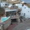 Red Cliff Santorini Villa - Volcano View & Jacuzzi - أكروتيري