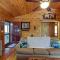 Blue Ridge Cozy Cabin in the Woods with Hot Tub! - 蓝岭