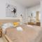 Wola Apartment with Balcony Sokołowska by Noclegi Renters - 华沙