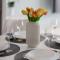 Wola Apartment with Balcony Sokołowska by Noclegi Renters - 华沙