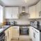 Luxury 2 Bedroom House with Garden & Free Parking - West Thurrock